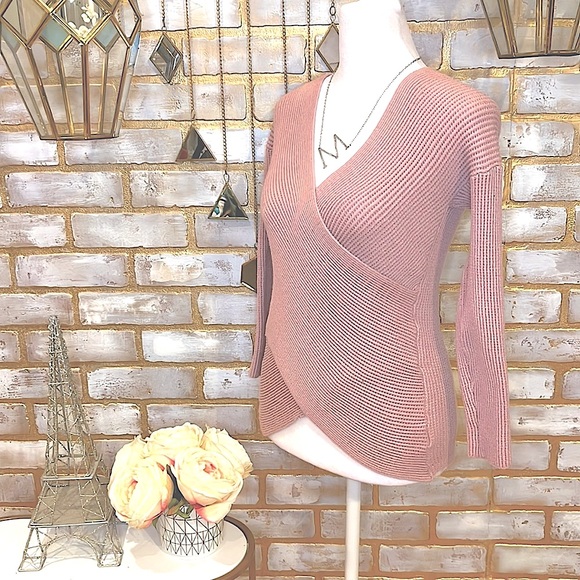 Summer & Rose Dusty Rose Madison Surplice Ribbed Crossover Knit V-Neck Sweater. - Picture 3 of 9